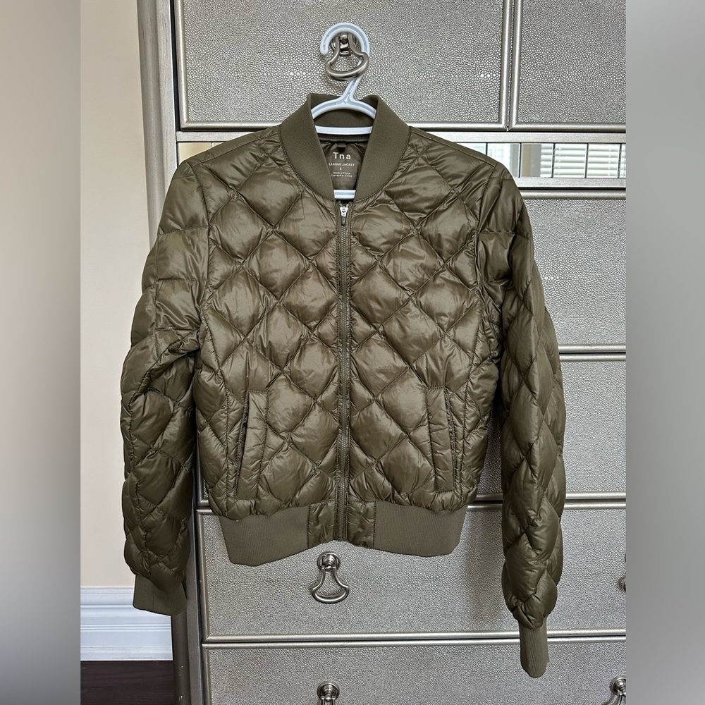 Aritzia TNA League Puffer Jacket - Picture 6 of 8